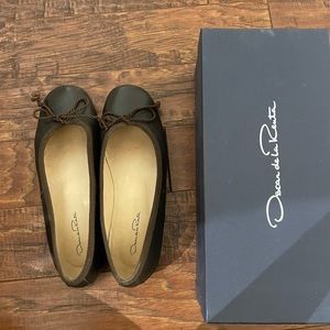 Oscar de la renta brown ballet flat size 6